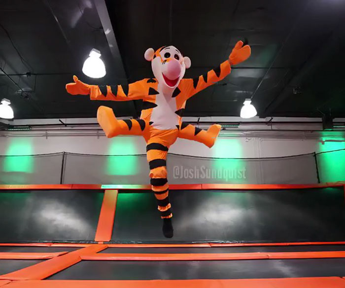 one-legged-man-halloween-costume-josh-sundquist-11