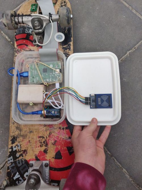 Speed and distance tracking Raspberry Pi skateboard