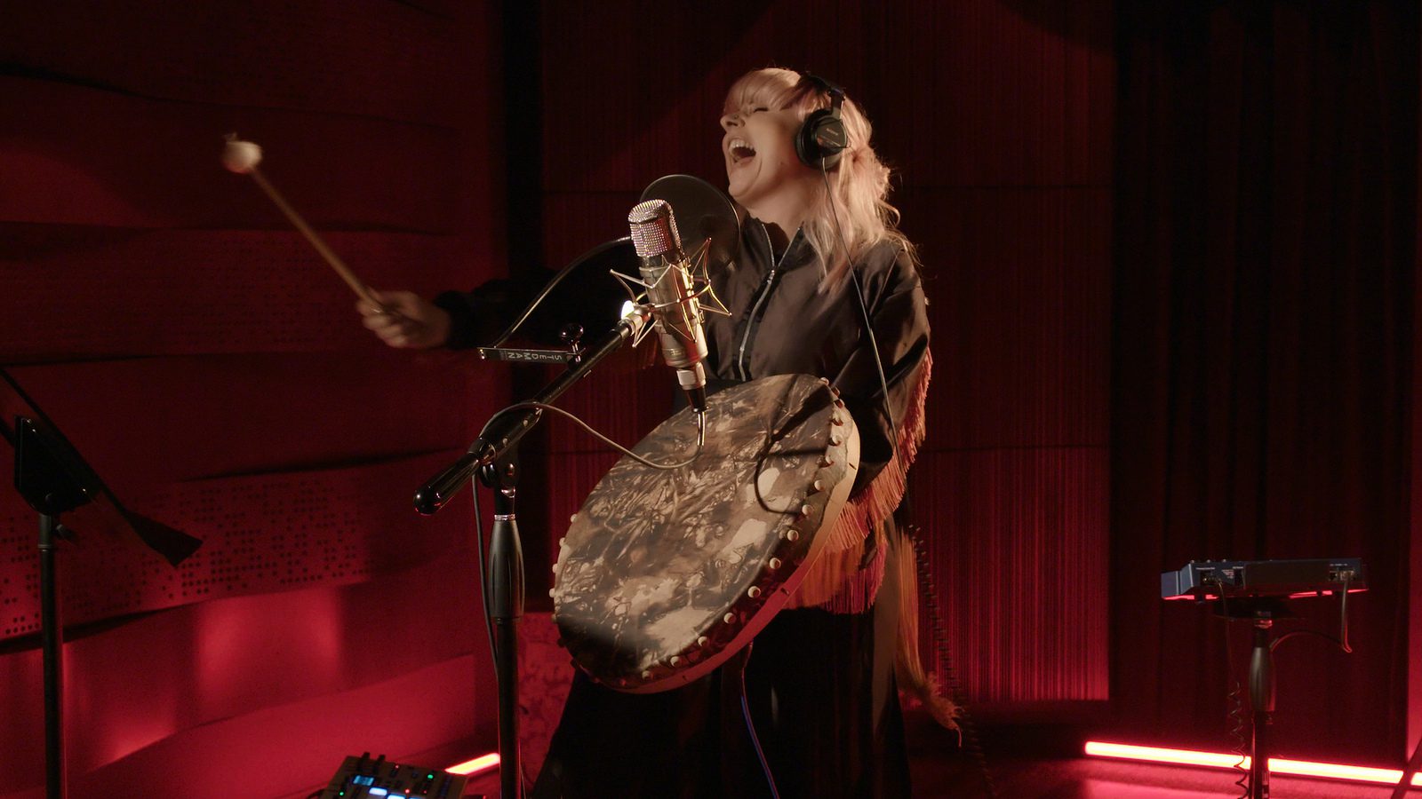 Wie der Komponist von God of War, Bear McCreary, und Sängerin Eivør Pálsdóttir Atreus’ Mutter Faye Leben einhauchten