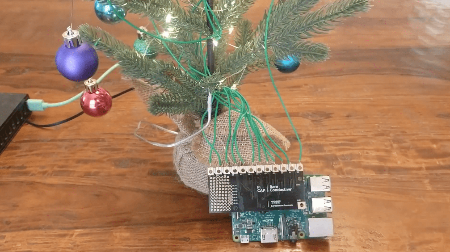 Raspberry Pi capacitive-touch musical Christmas tree