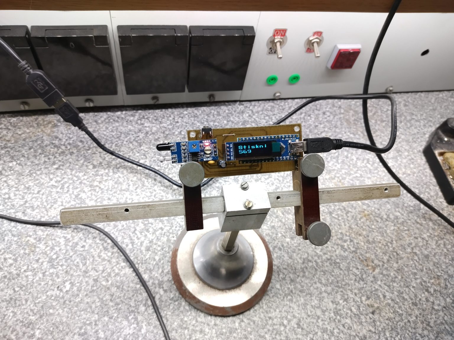 A DIY non-contact digital tachometer for machinists