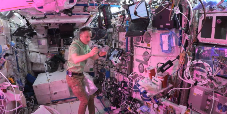 Inspiring young people to code with the Astro Pi Challenge and astronaut Matthias Maurer