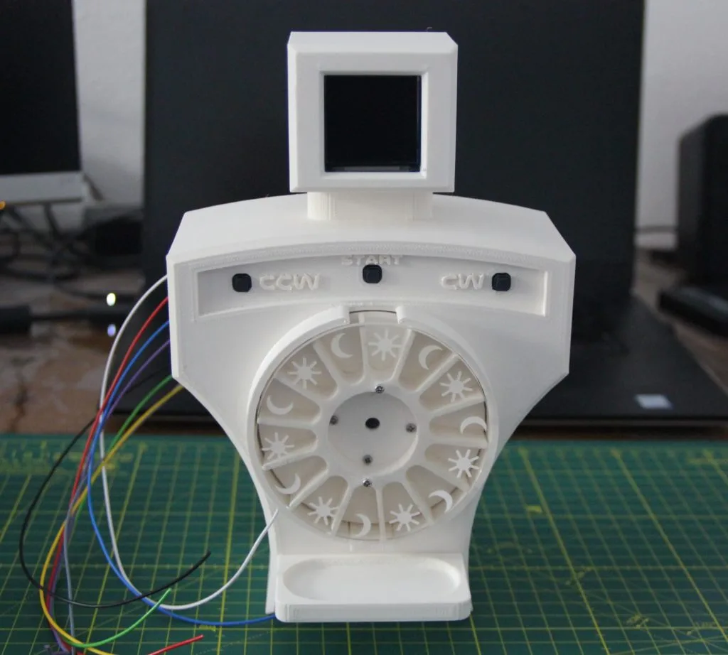 This robotic dispenser will tell you if you forget to take your pills