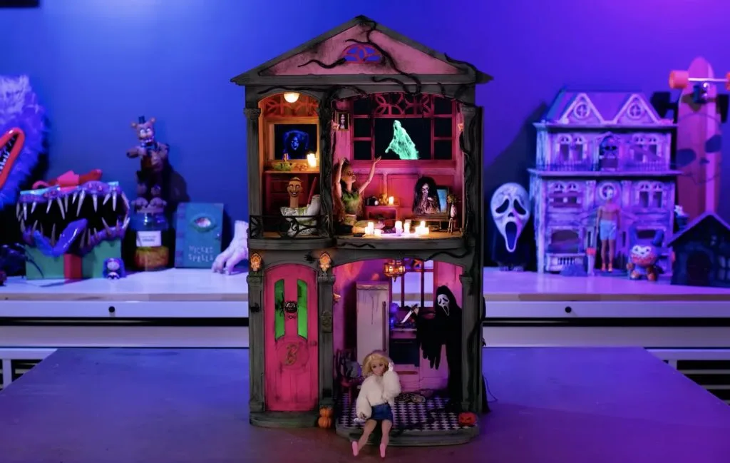 Turning a Barbie dreamhouse into a screamhouse with the Arduino UNO R4