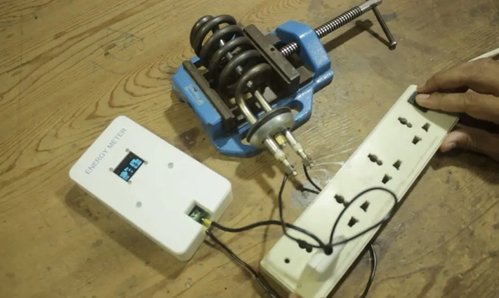 Easily build an energy meter with the Arduino Nano Matter