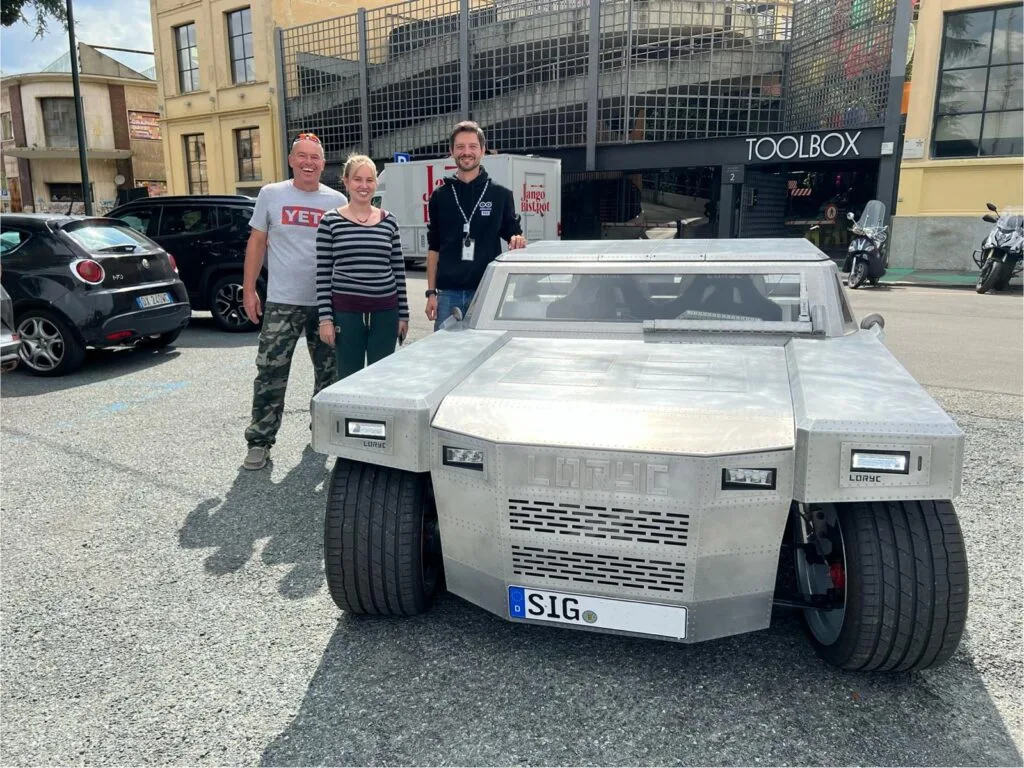 It’s silver, it’s green, it’s the Batteryrunner! An Arduino-powered, fully custom electric car