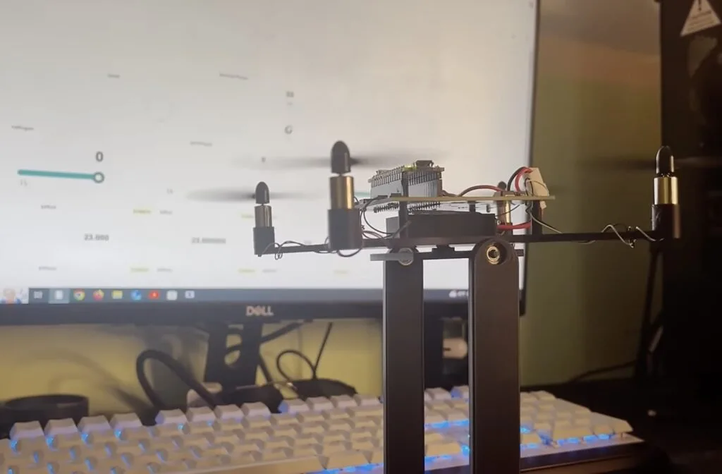 This maker designed a custom flight controller for his supercapacitor-powered drone